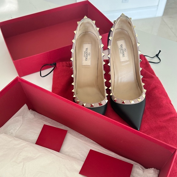 Authentic VALENTINO Rock Stud Pumps - Picture 4 of 8